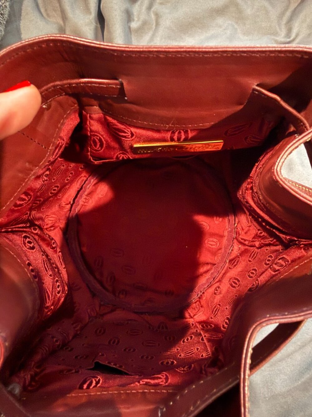 Vintage Must de Cartier Bordeaux Leather Drawstring Bucket Bag Gold Hardware - Picture 6 of 10